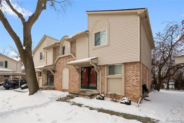 1979 Peerce Court – photo 1