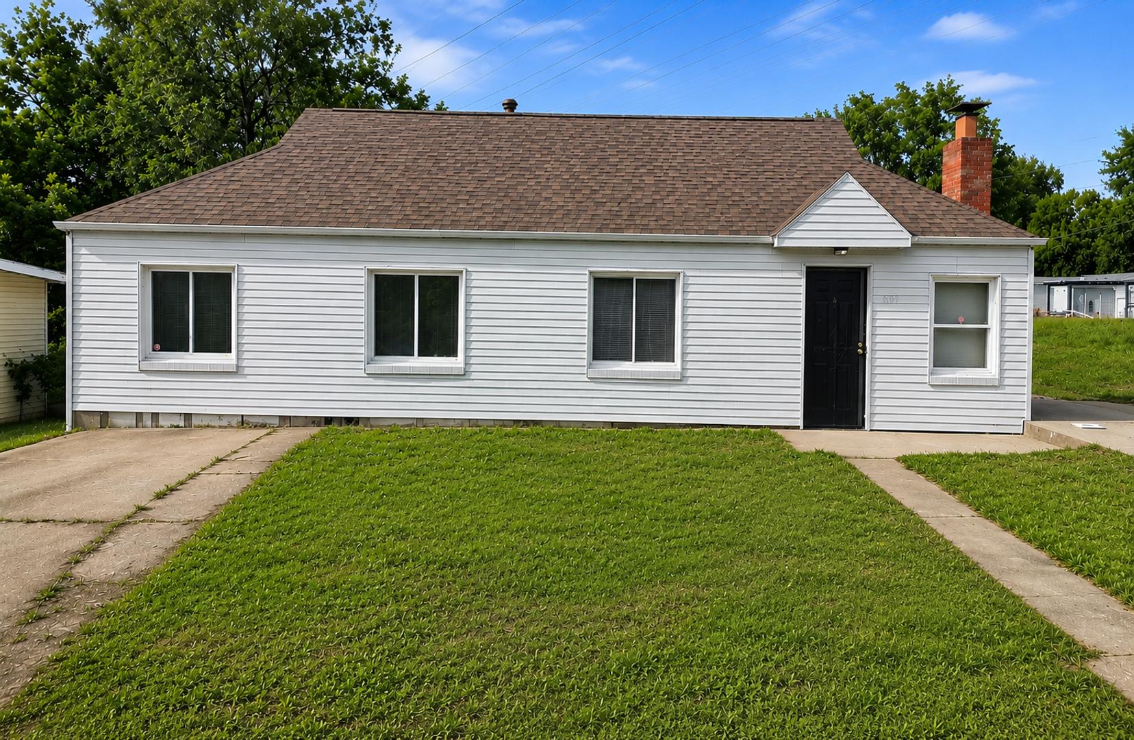 Half Off Security Deposit Fully Renovated 3Br Home With Huge Yard Off Street Parking Section 8 Welcome – photo 1