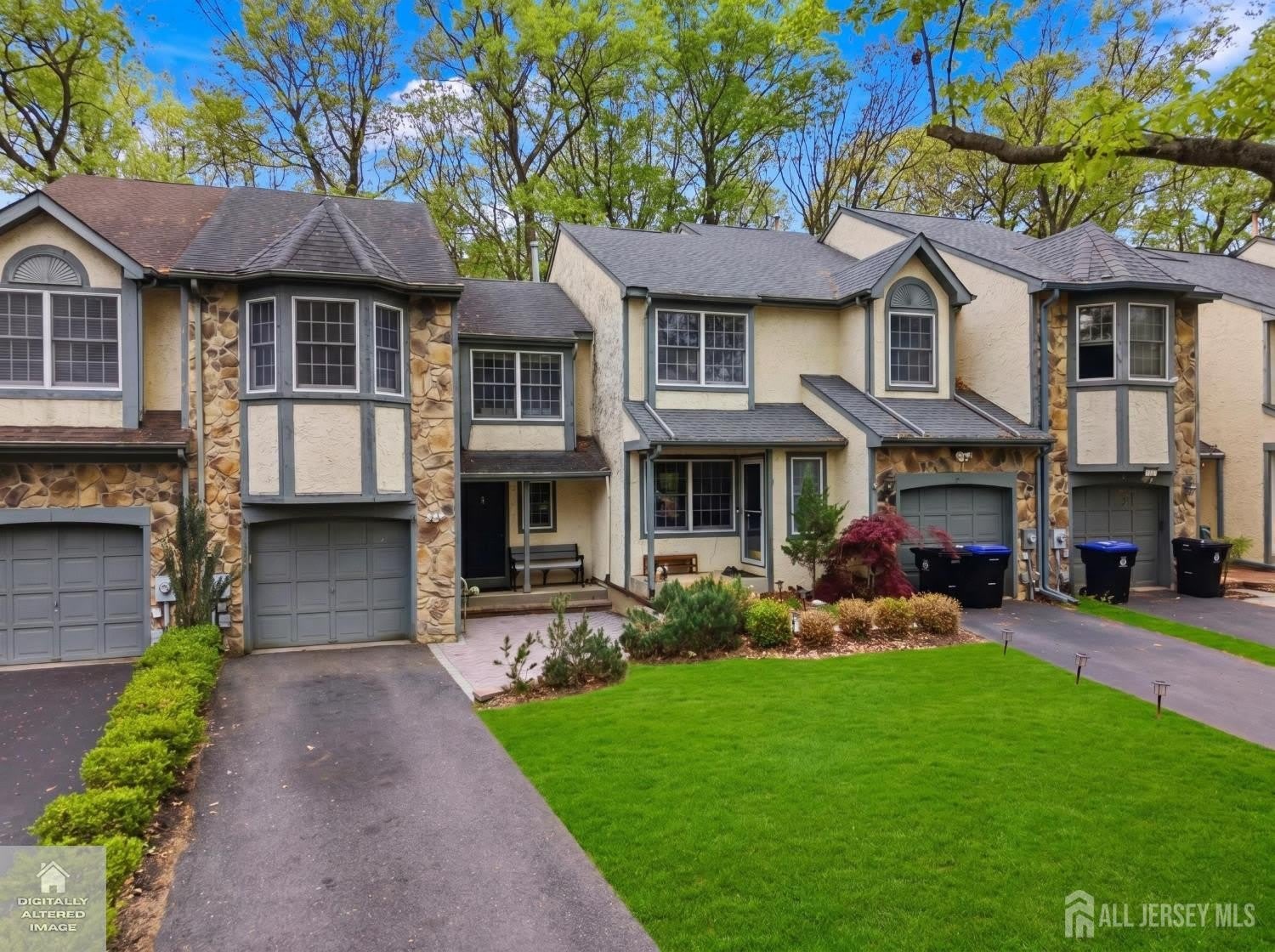 3 Dorchester Drive – photo 1