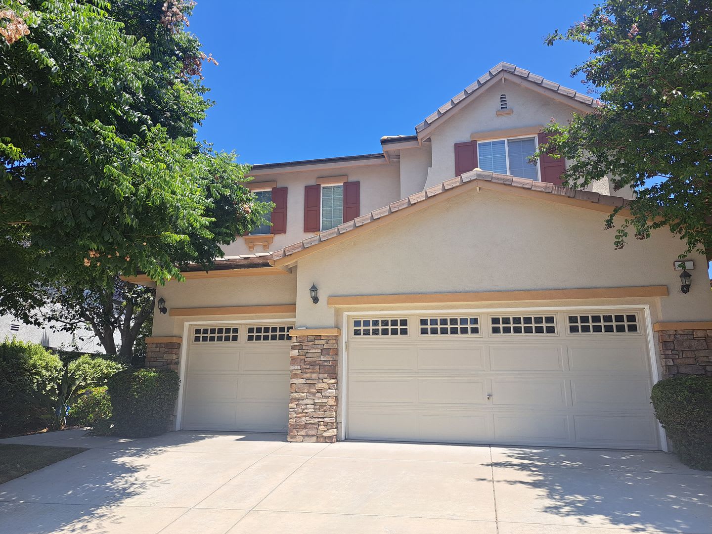 Beautiful 5 bedroom 3 bath home – photo 1