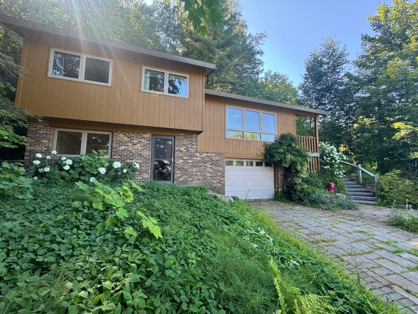 3 Bedroom, 2 Bath, Furnished Home in Houghton – photo 1 of 23