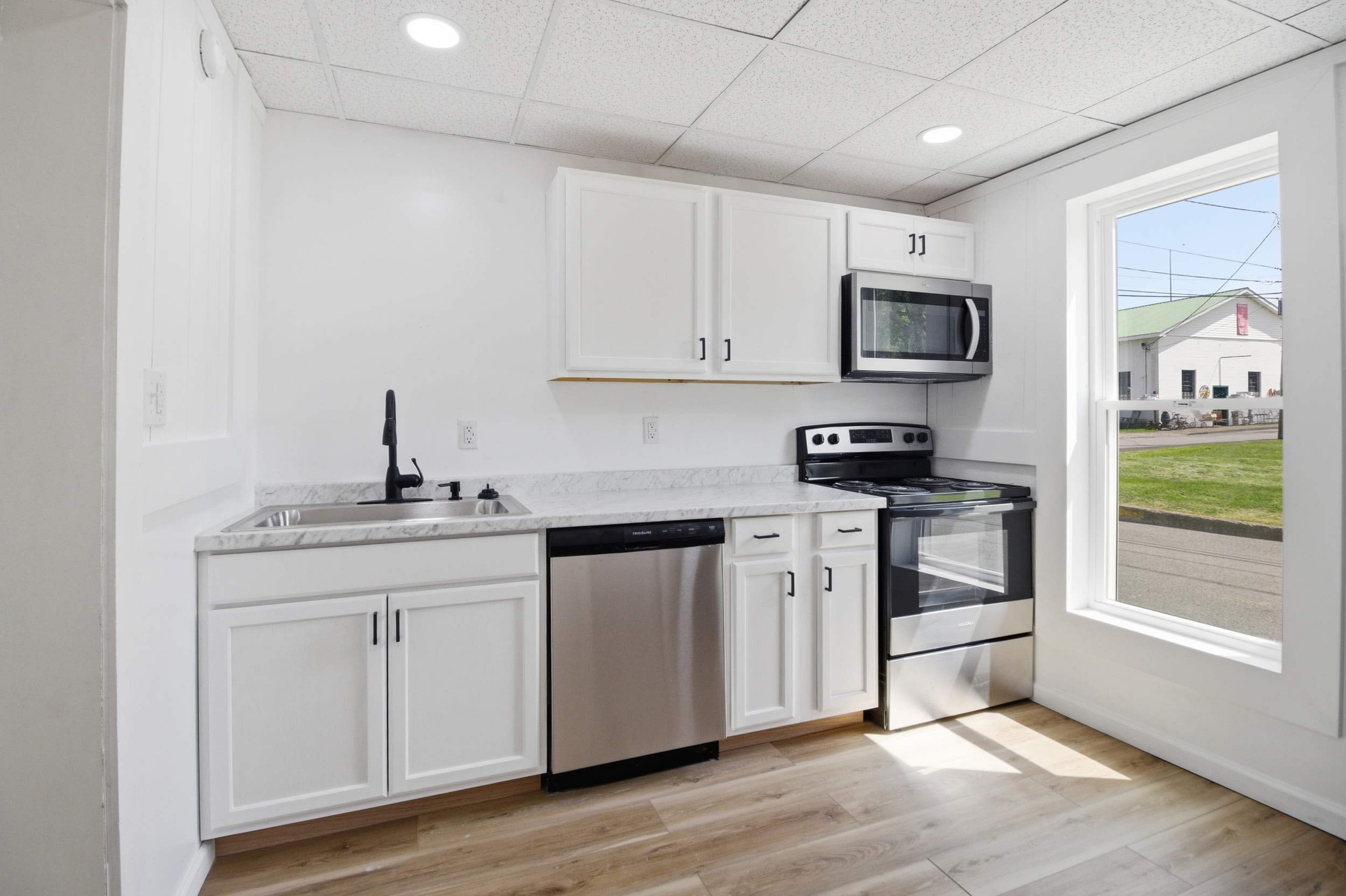 178 N 1st St – photo 1 of 17