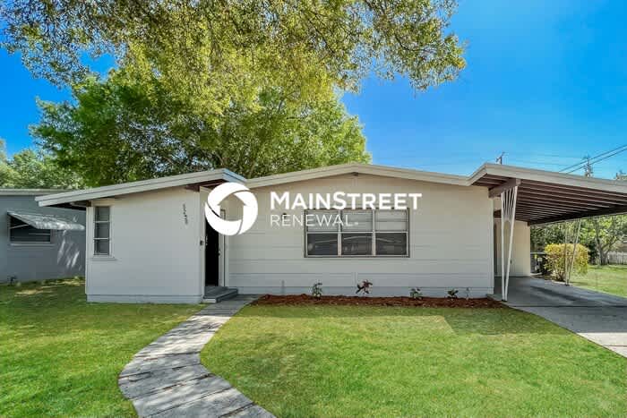 5290 48Th Avenue North – photo 1 of 16