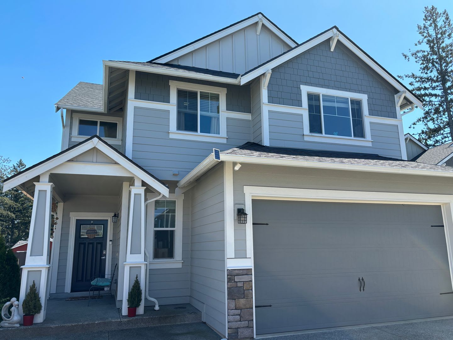 Spacious 3 Story Spanaway Home For Rent! – photo 1 of 40
