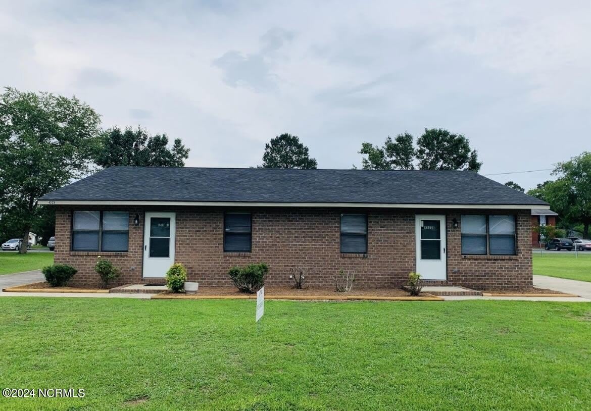 4223 Se College Street – photo 1 of 10