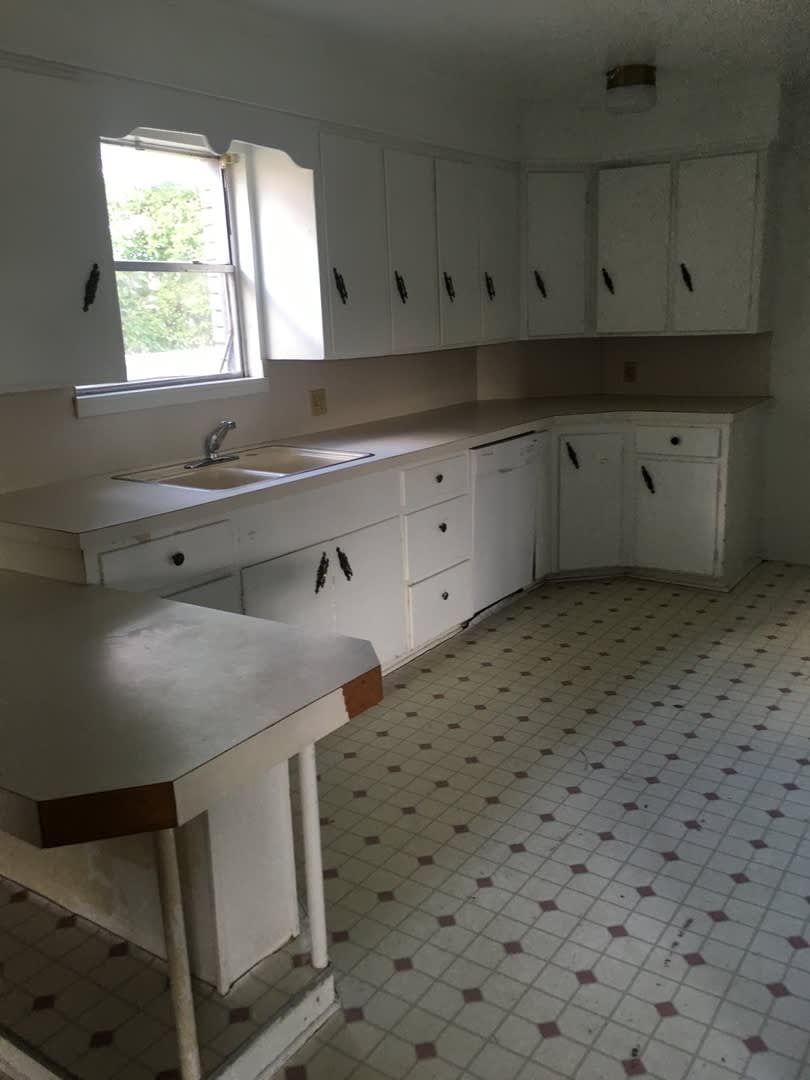 GREAT BRICK HOME ON LARGE LOT – photo 1 of 12