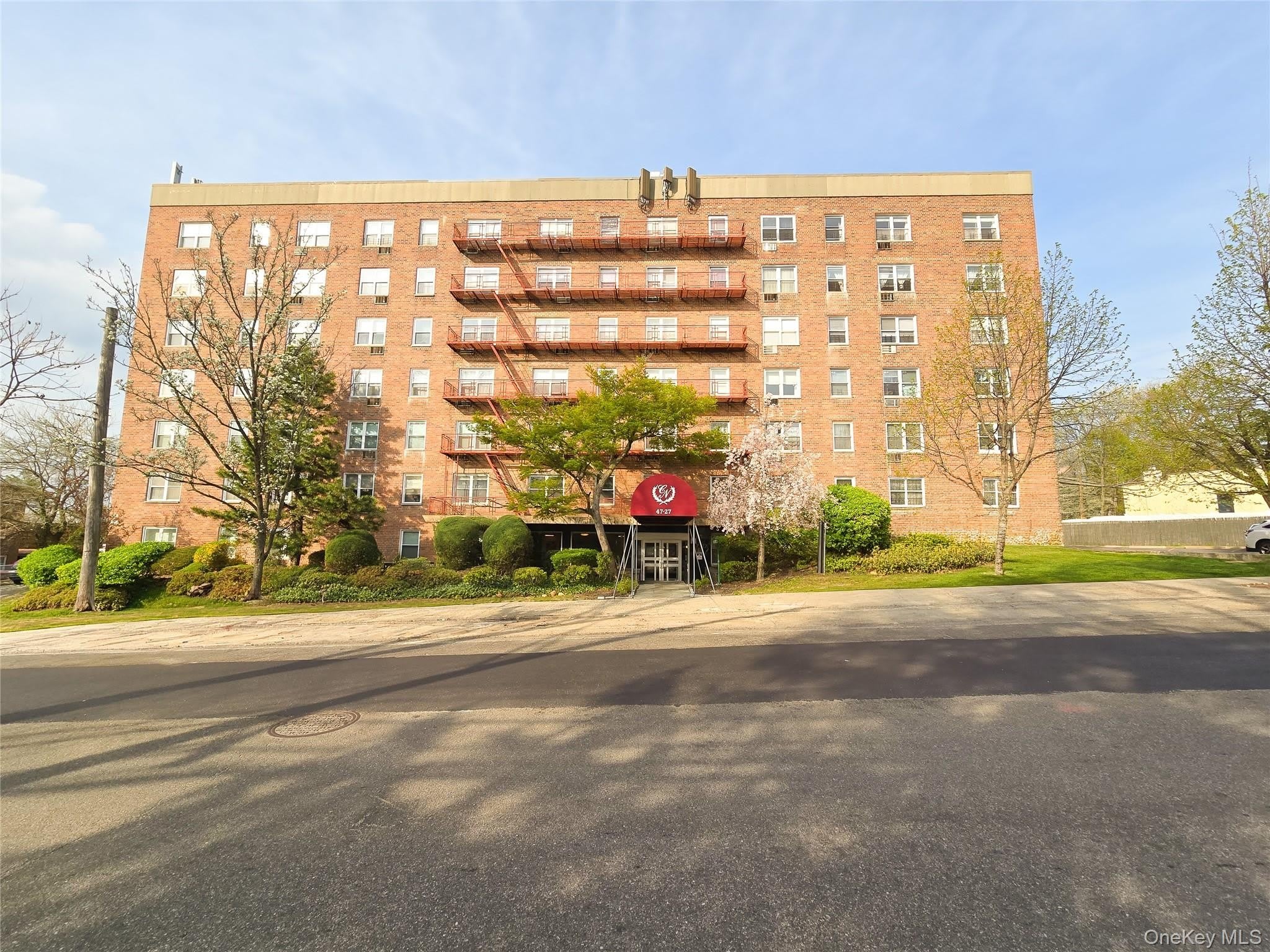 47-27 Little Neck Parkway – photo 1