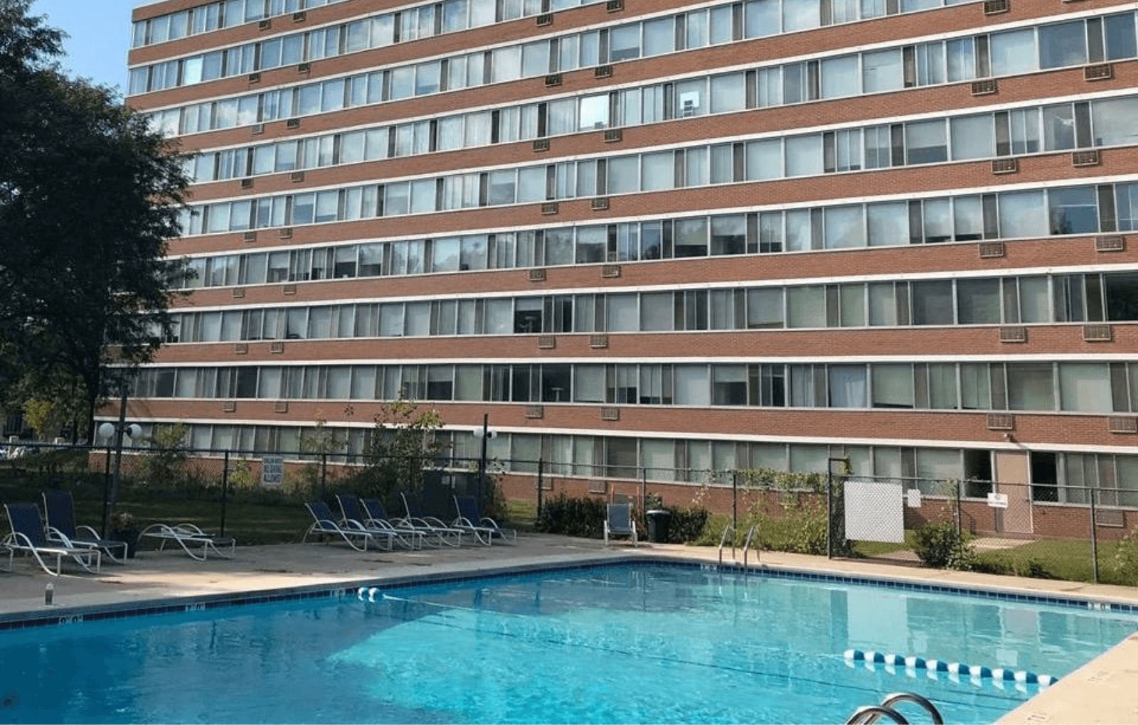 Park Tower – photo 1