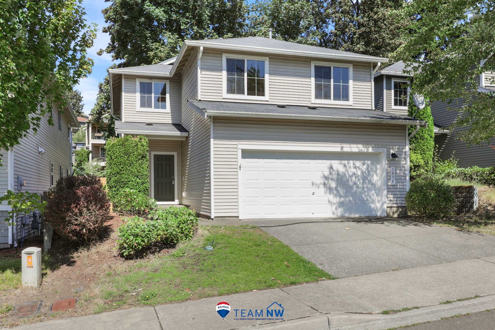 Move in ready now! Tumwater Hill home with 3 bedroom 2.5 baths, Tumwater School District. – photo 1