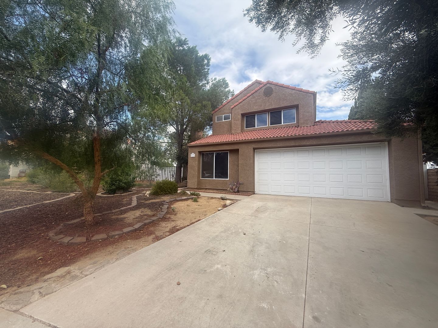 West Palmdale 4 Bedroom 3 Bathroom – photo 1 of 116