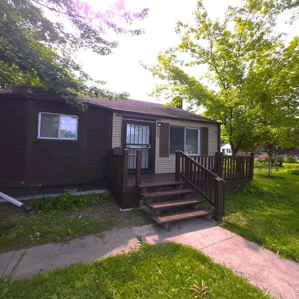 4845 University Place – photo 1