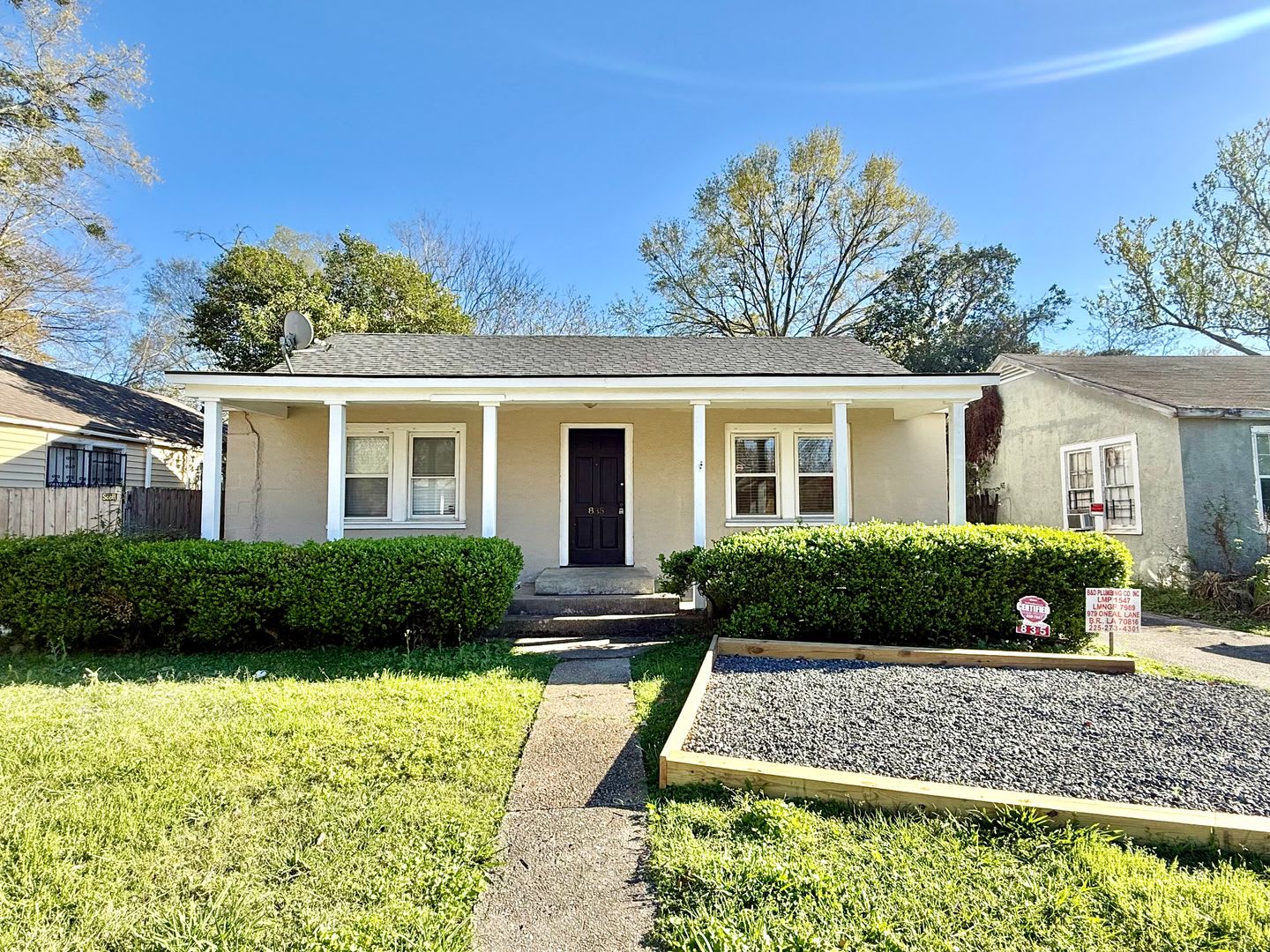 Charming 2 Bedroom 1 Bathroom Home For Rent – photo 1