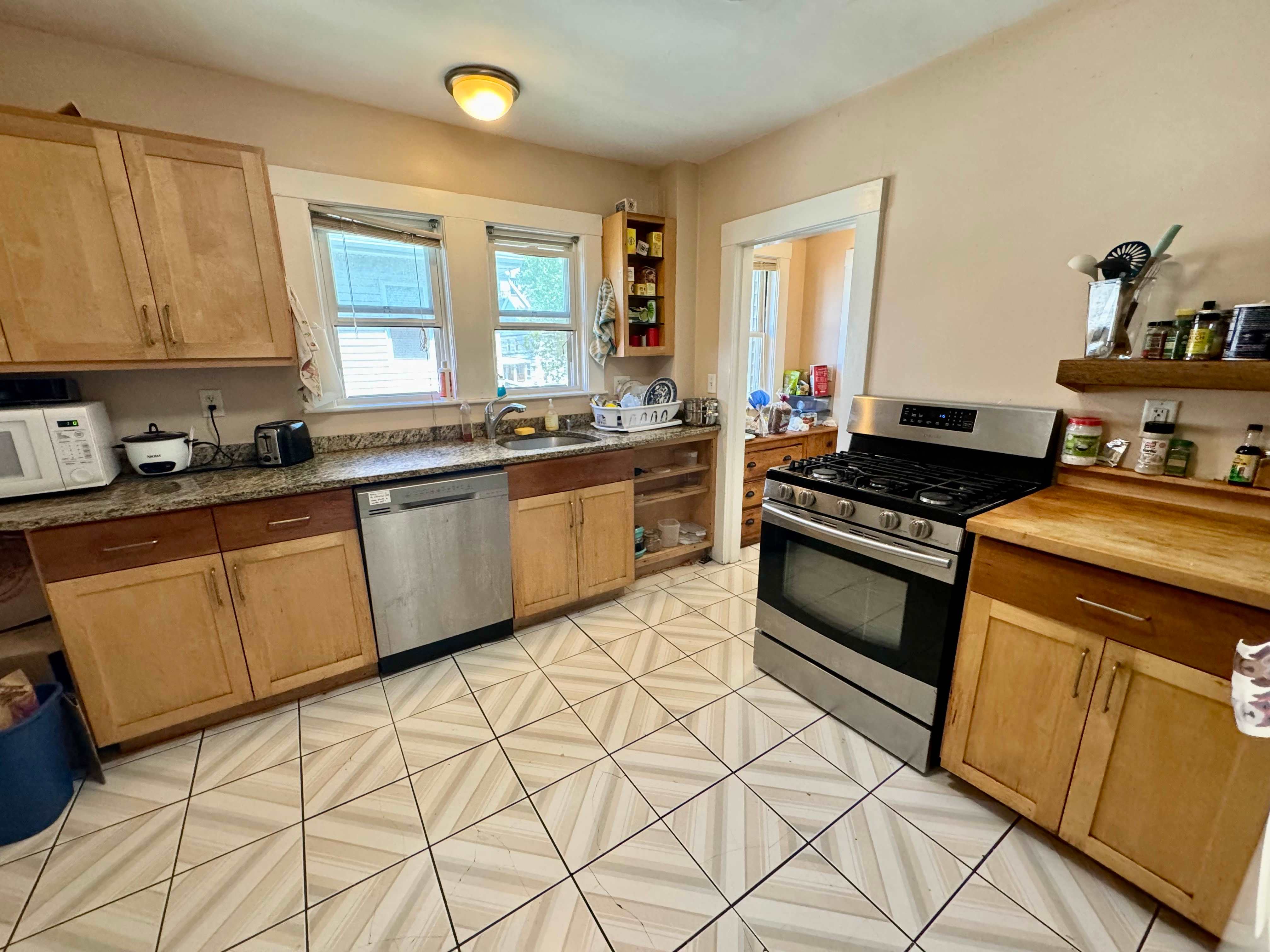 41 Westford St – photo 1