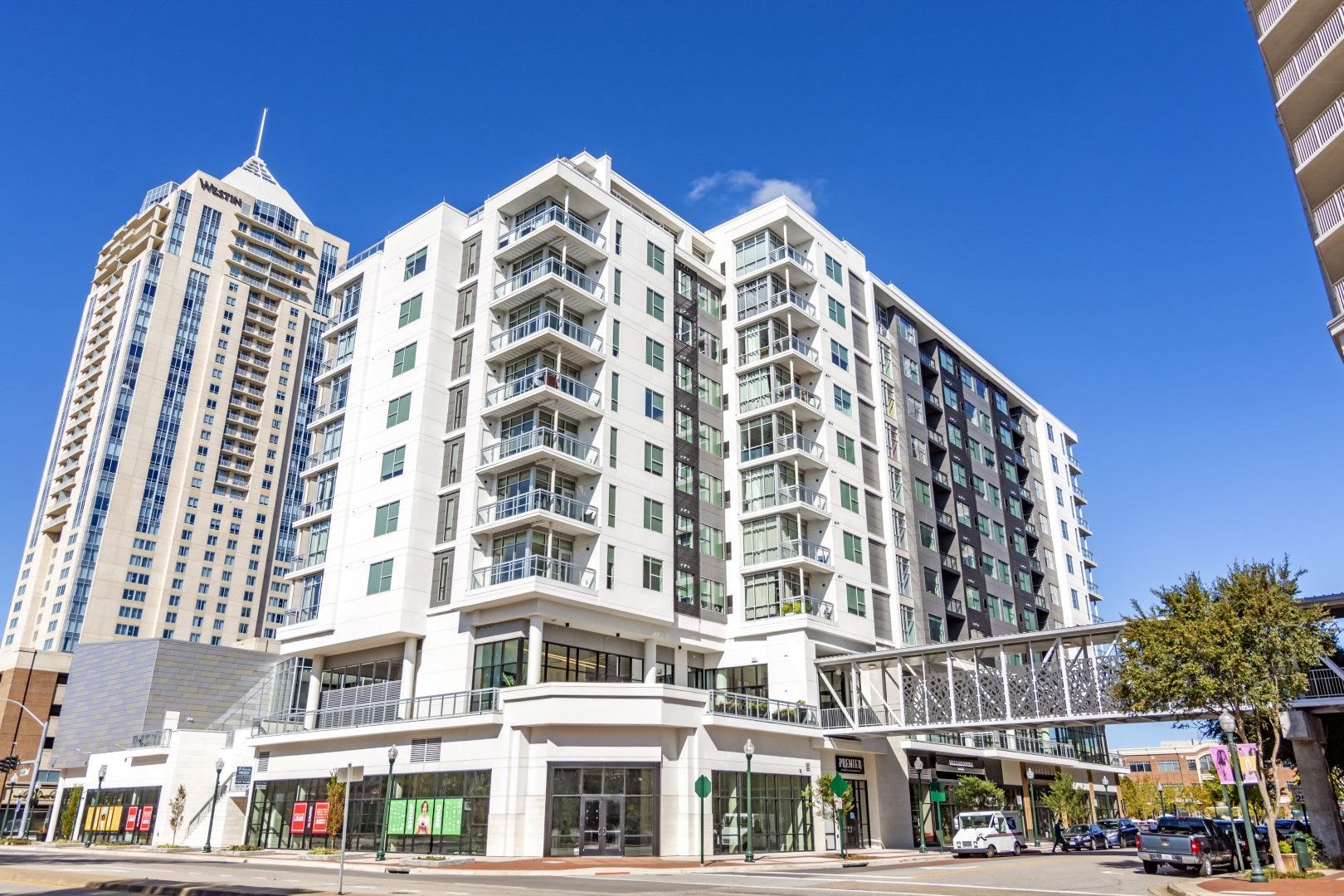 Premier Apartments – photo 1