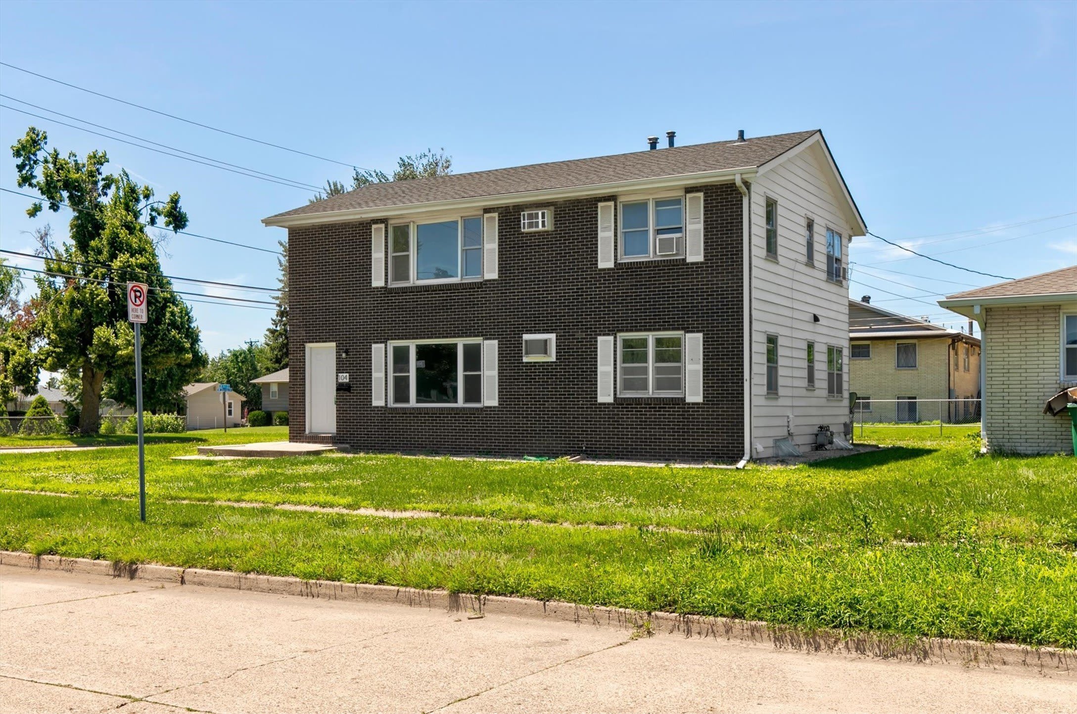 104 NW sharmin Drive – photo 1 of 13