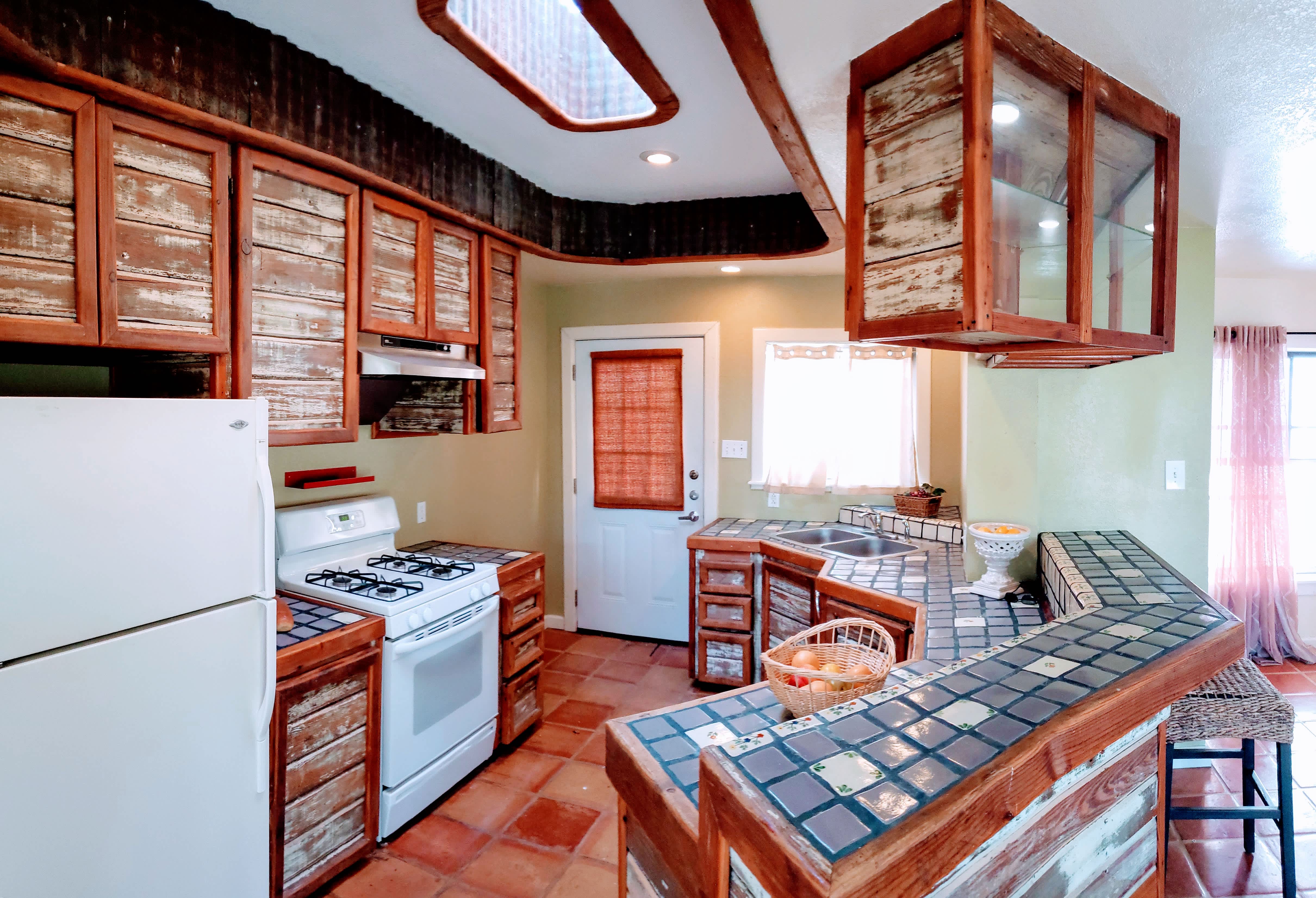4405 Avenue H – photo 1