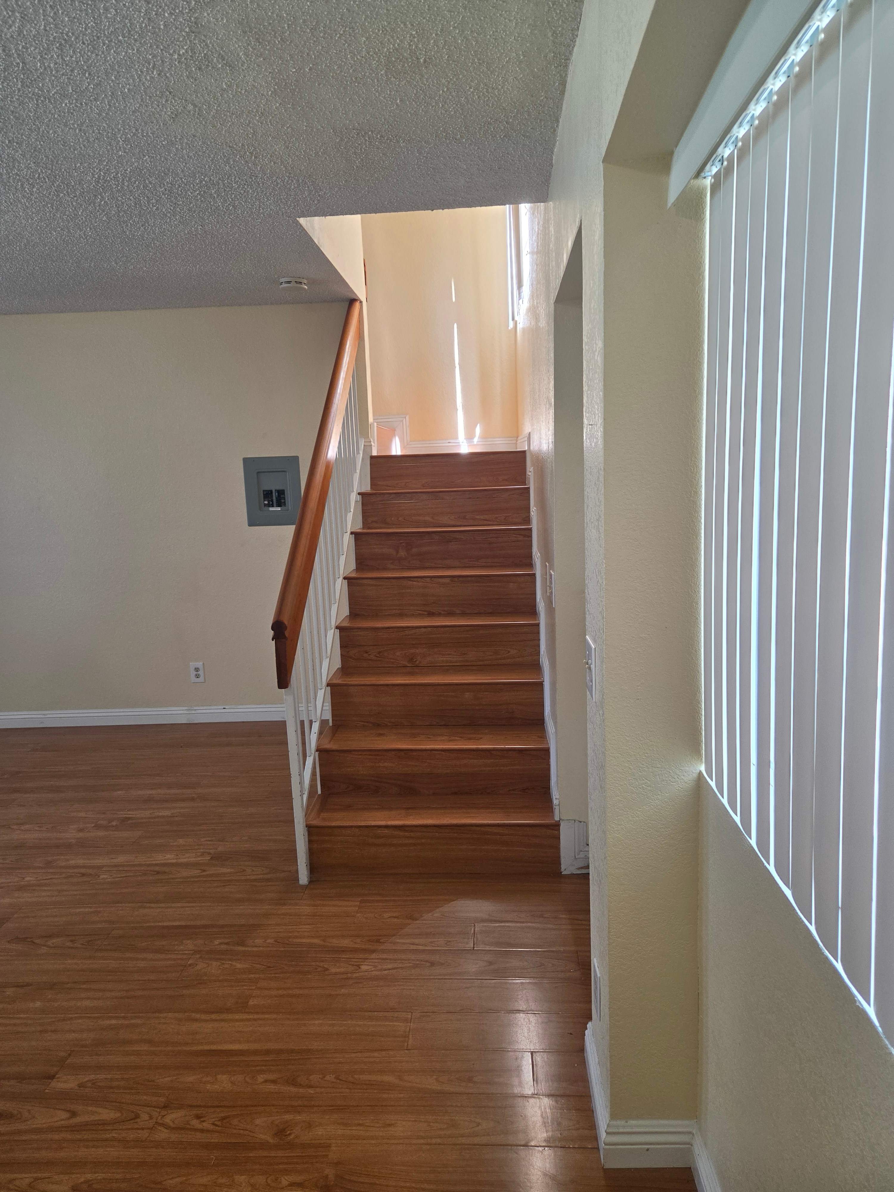 925 S 2nd St – photo 1 of 12
