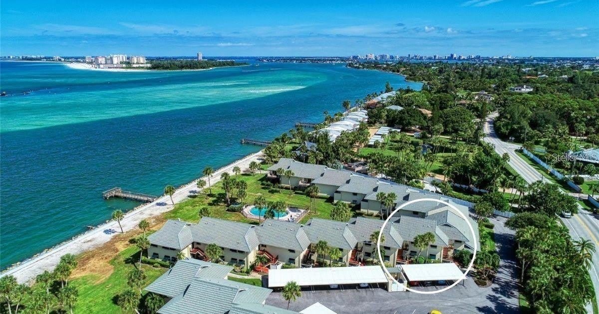 4660 OCEAN Boulevard – photo 1 of 38