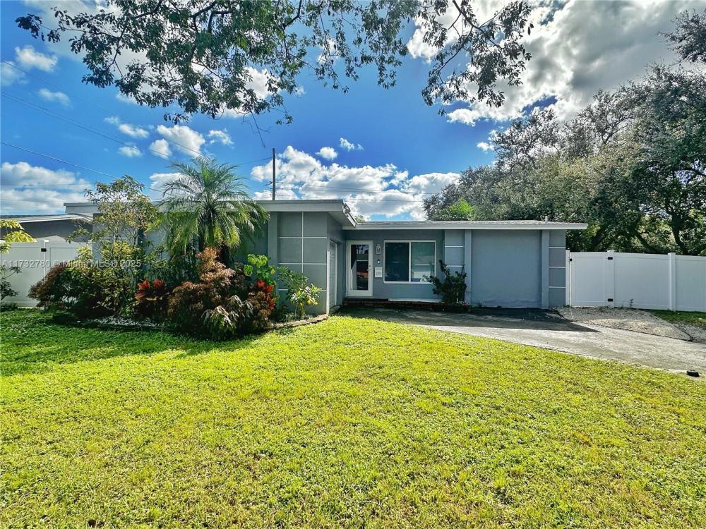 6390 Park St – photo 1