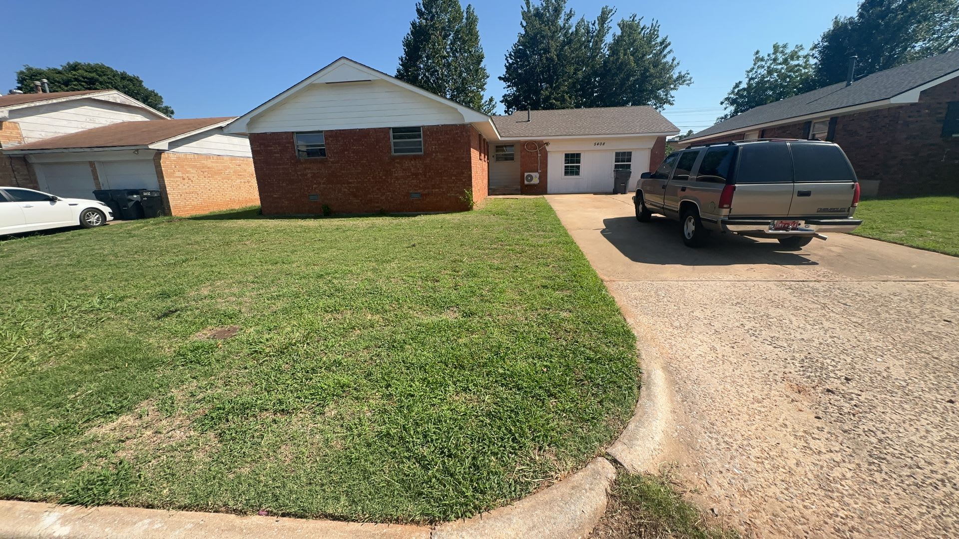 Huge 7 Bedroom House Available – photo 1 of 16