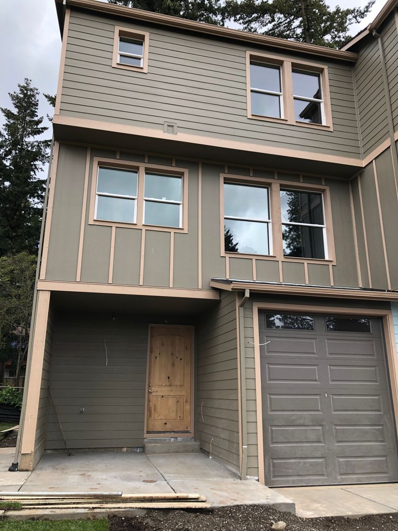 3 BD TH, Gated Community Parking in Portland! – photo 1