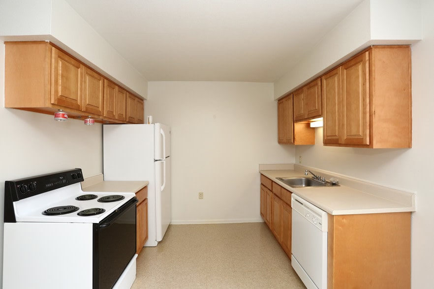 Willowcrest Apartments – photo 1 of 27