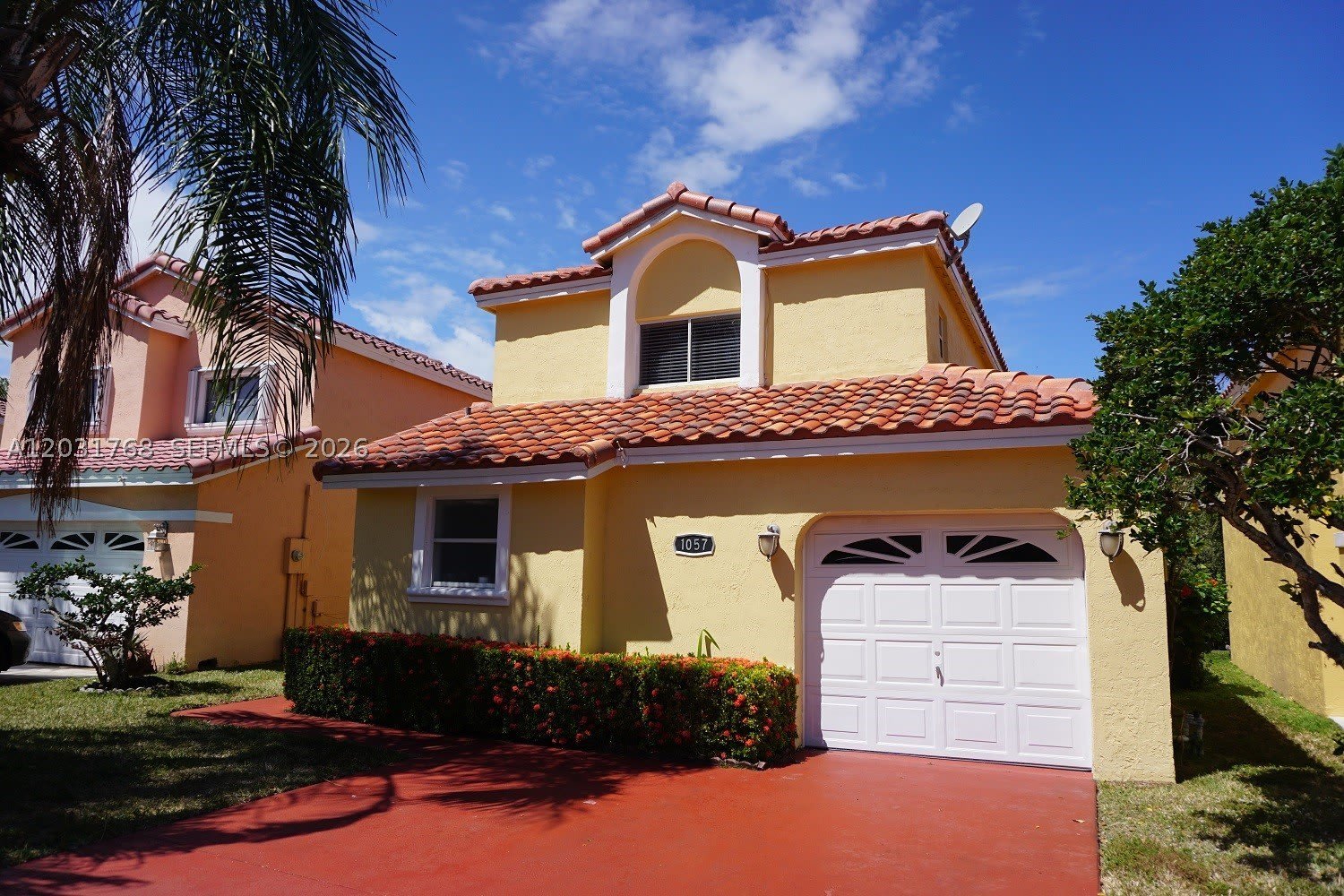 1057 SE 6th Ave – photo 1