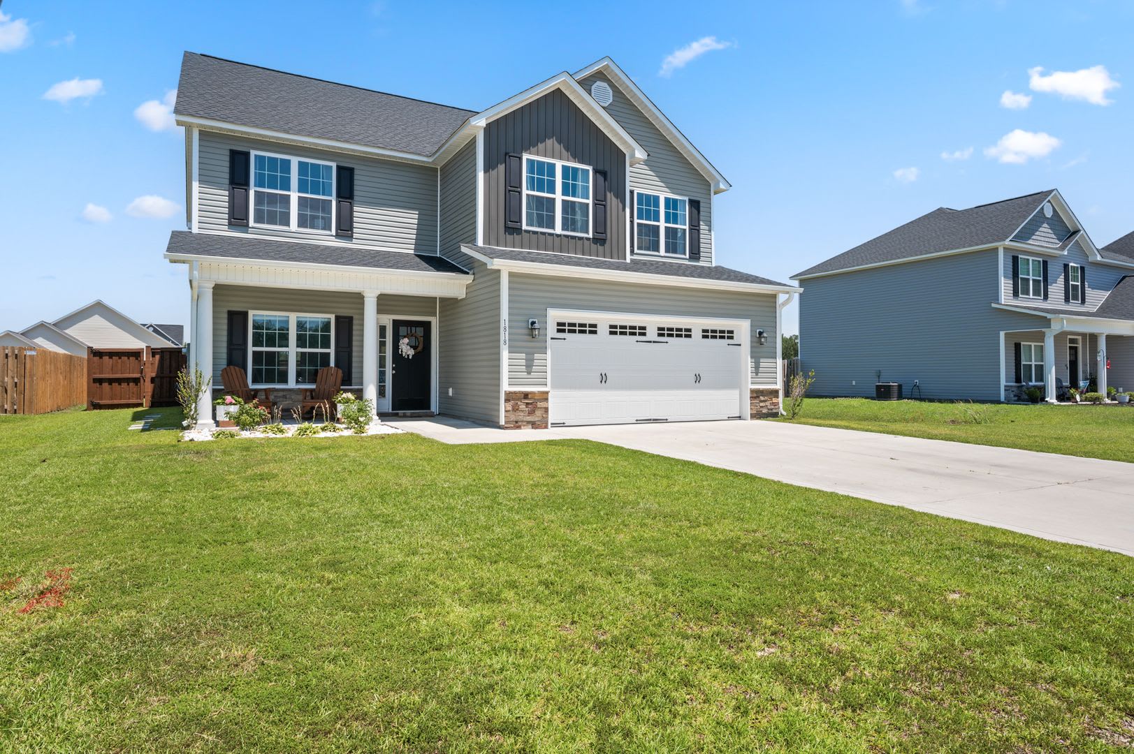 Perfect 4 bedroom & 2 1/2 bath! – photo 1
