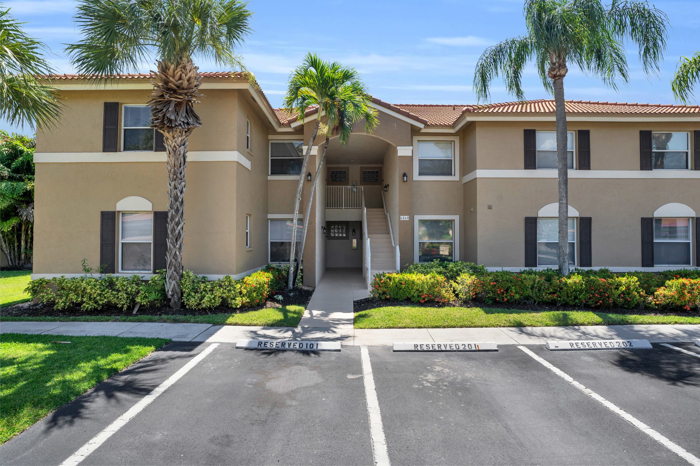 6560 Huntington Lakes Circle – photo 1