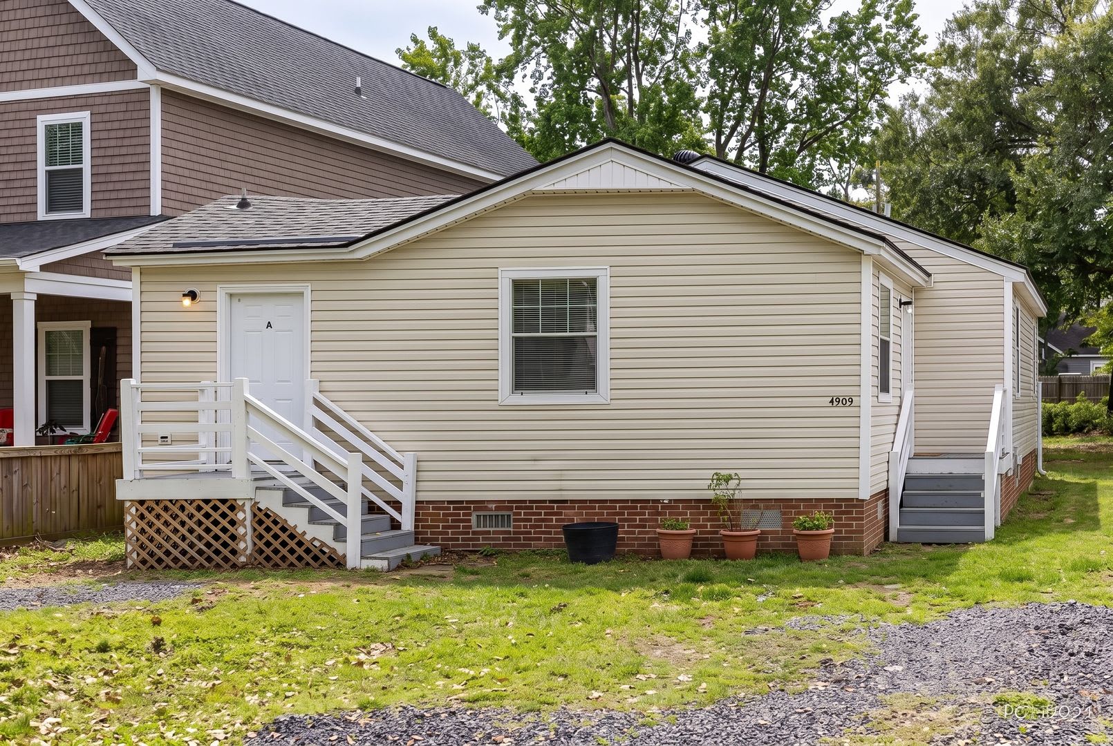 4989 Chateau Avenue – photo 1