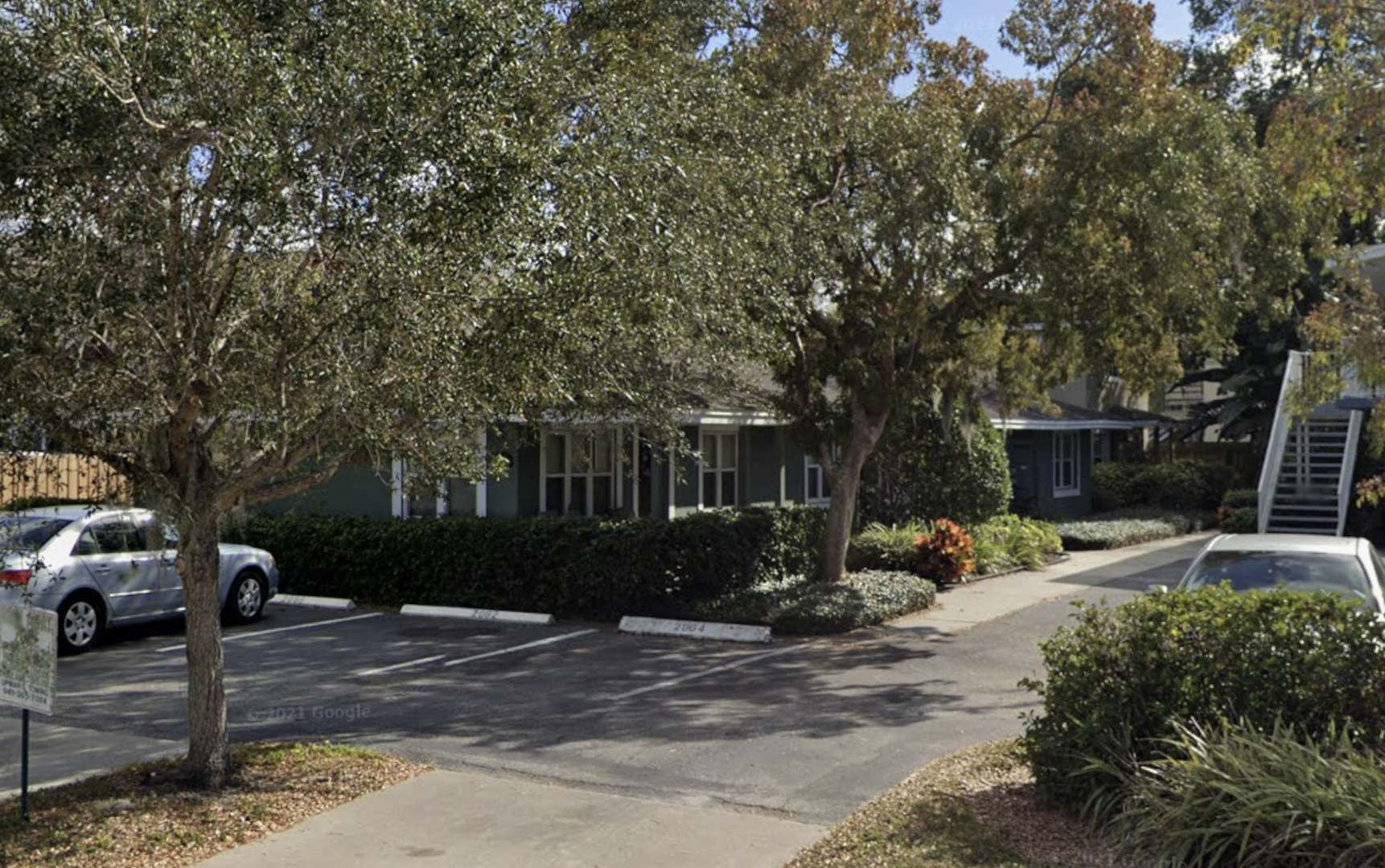 Amazing Upstairs Unit Available Centrally Located In Sarasota S Best Area – photo 1