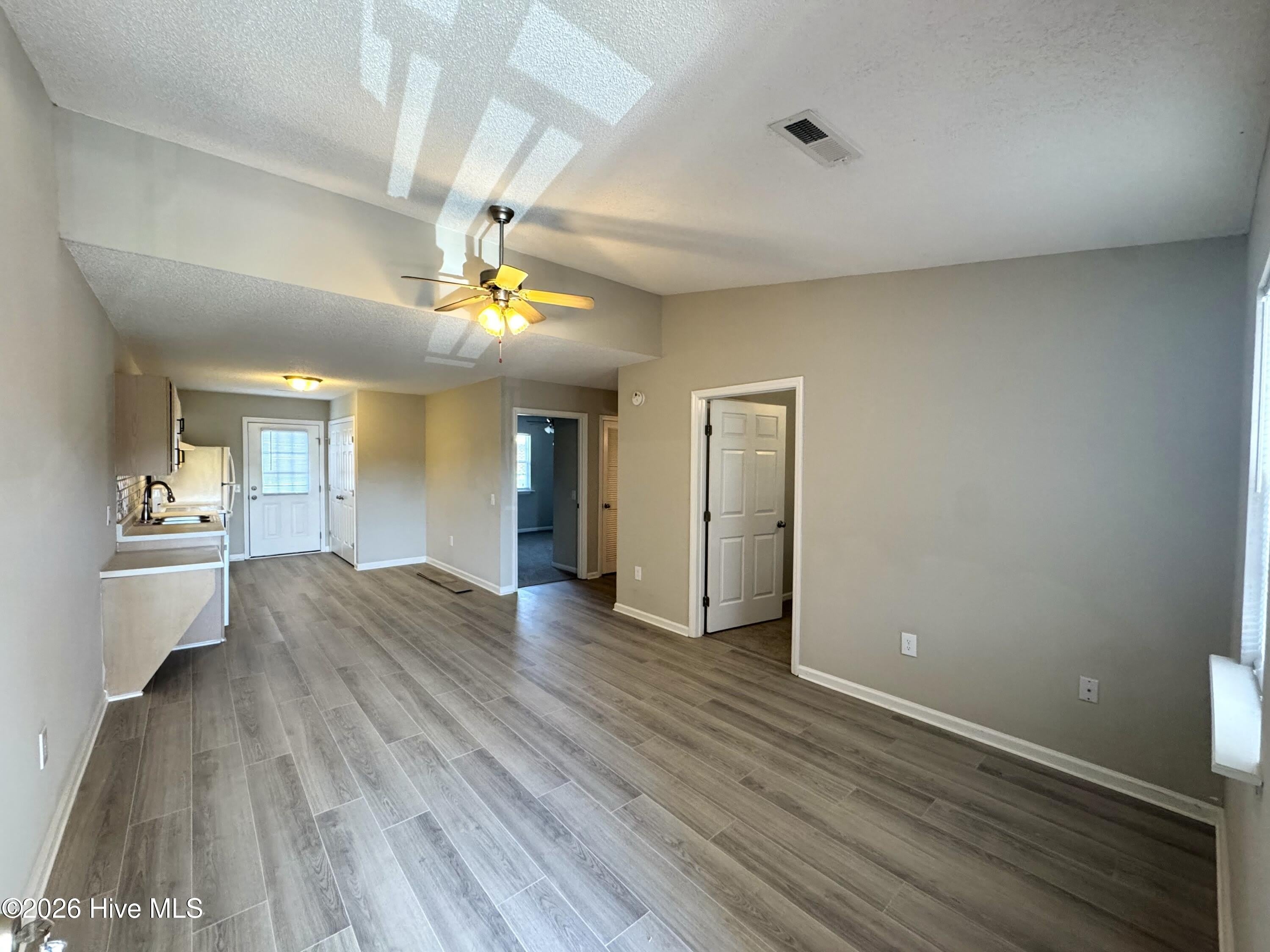 2209 Hurt Drive – photo 1