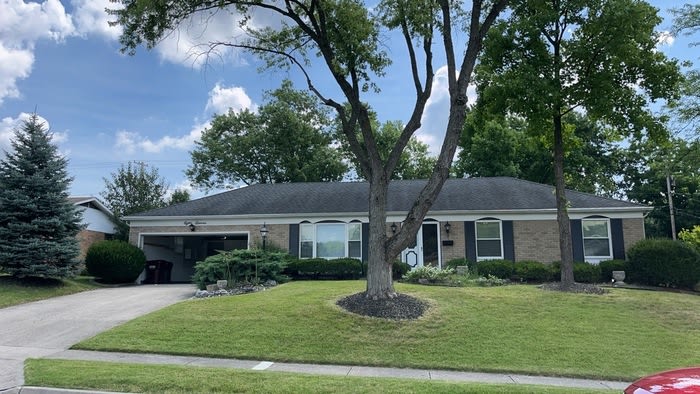 811 Kenbrook Drive – photo 1 of 39