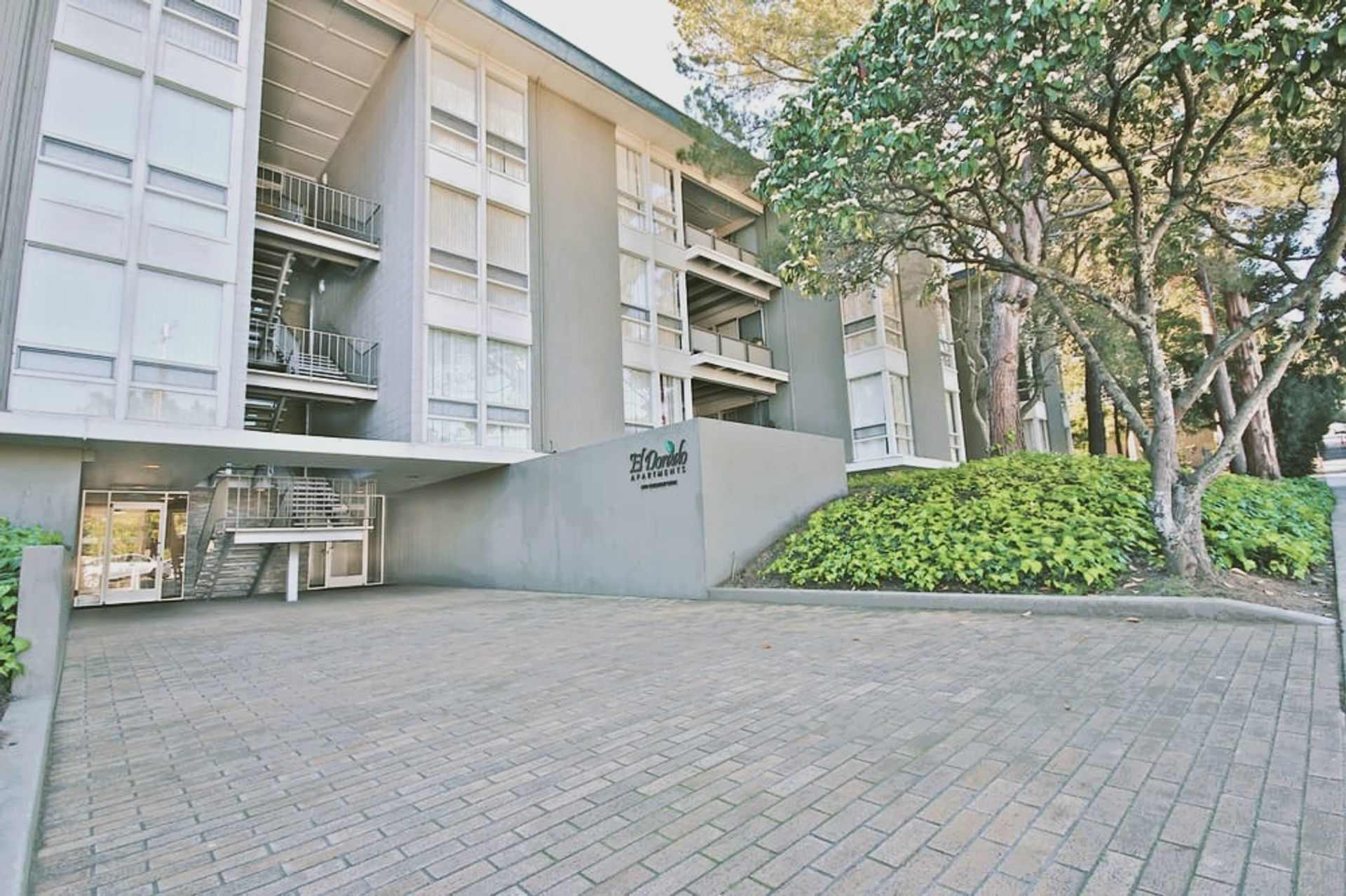 Modern Peninsula Living Across from Carlmont Village – photo 1 of 24