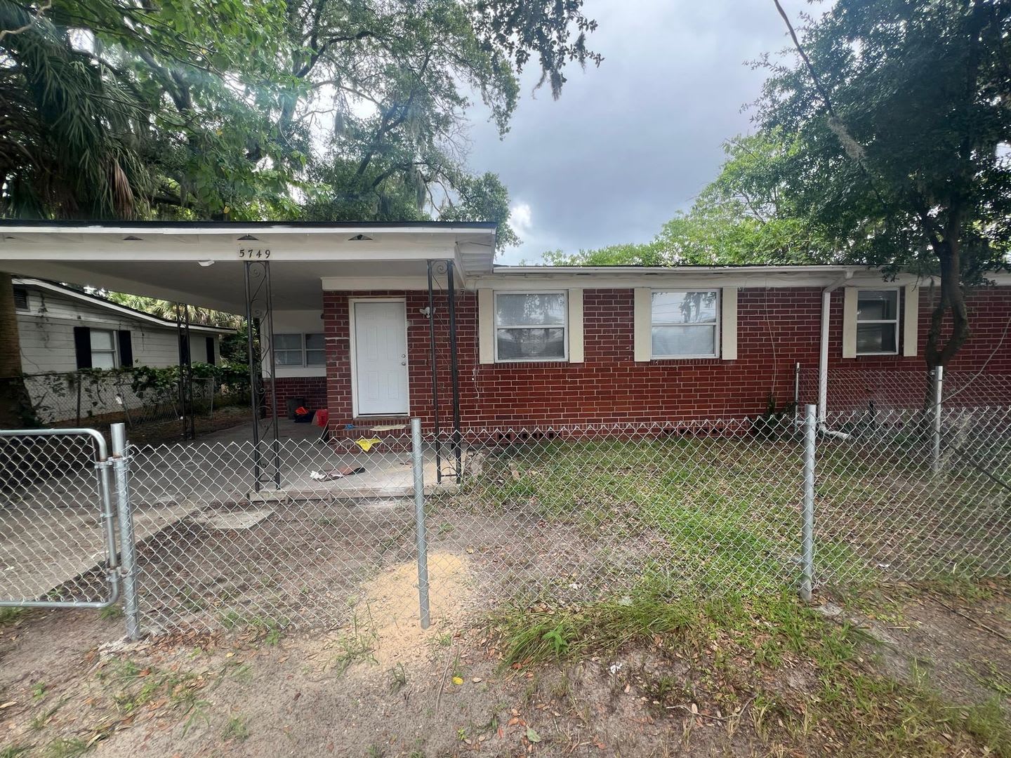 3 bedroom, 1 bathroom single-family home in the Arlington area – photo 1