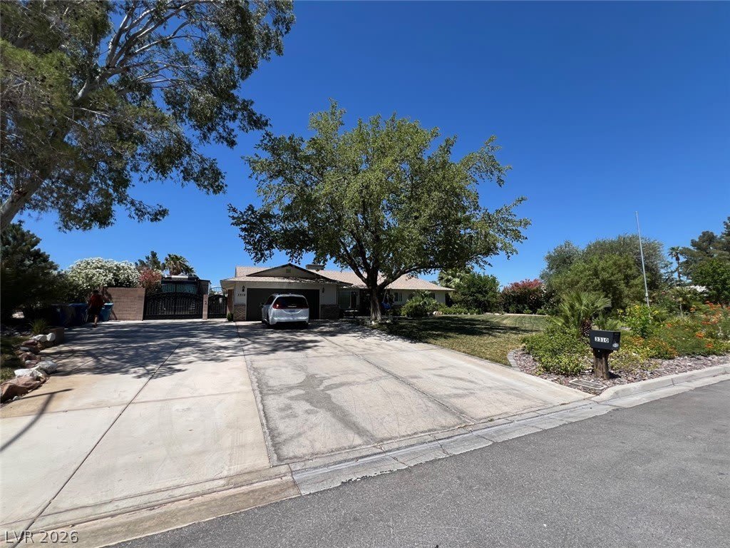 3310 W Mardon Avenue – photo 1