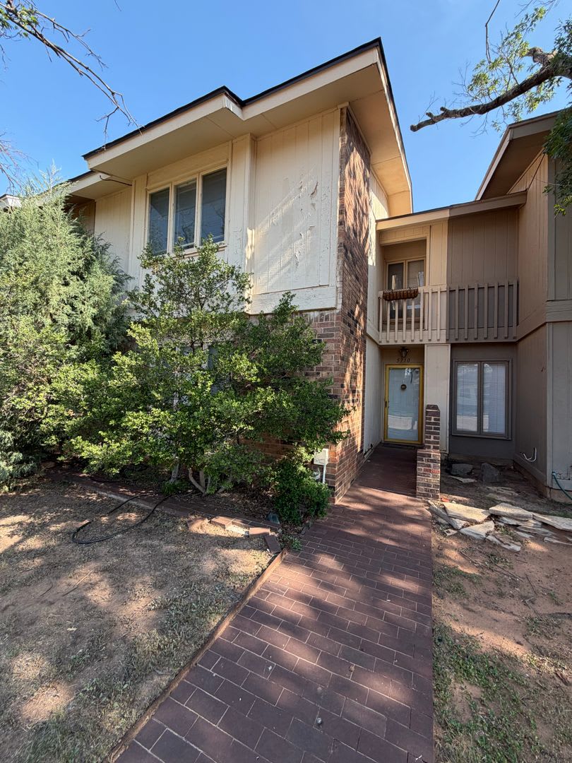 TownHome near LCU, Tech and Medical – photo 1