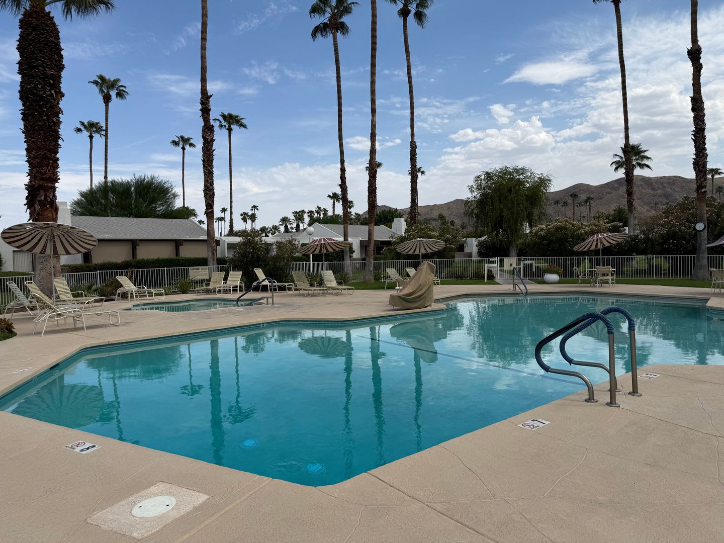 Beautiful condo in Palm Springs – photo 1