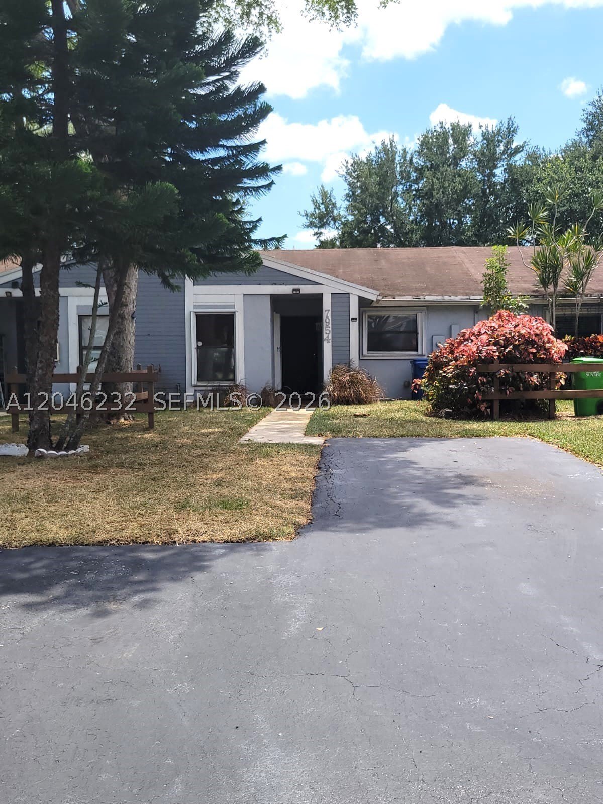 7954 NW 41st Ct – photo 1