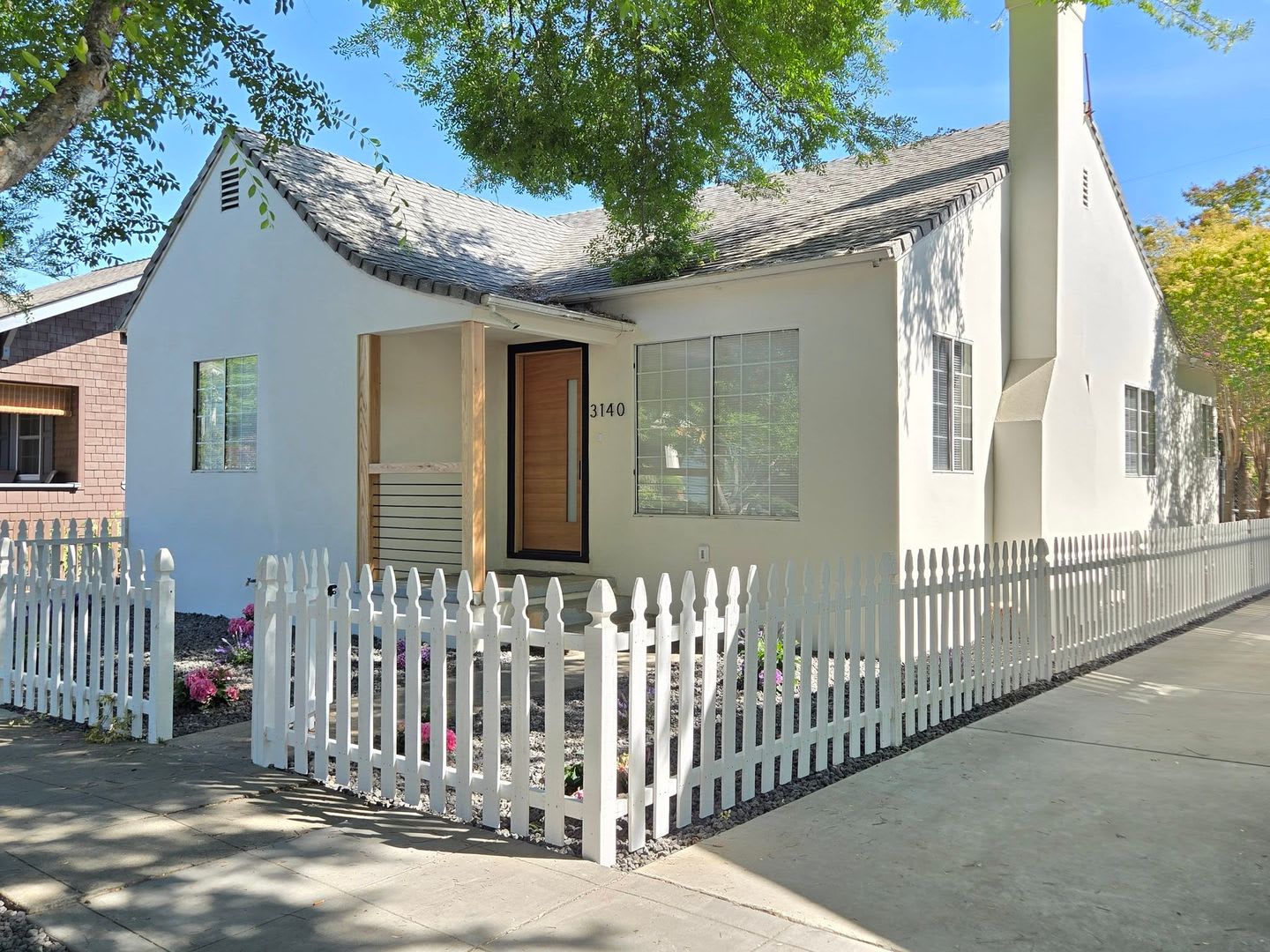 Completely Remodeled Home For Rent Midtown Sacramento – photo 1