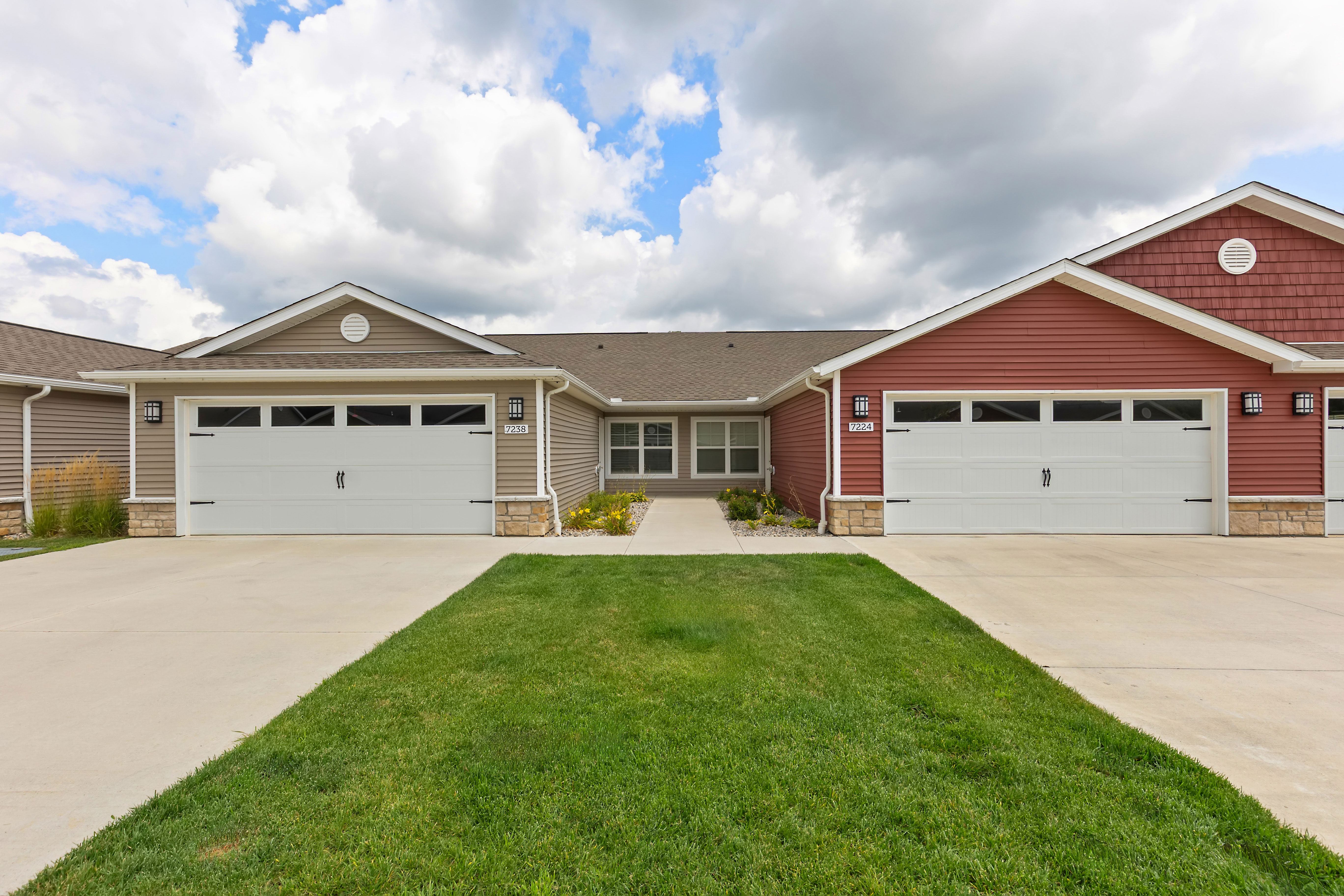 Redwood Vandalia – photo 1 of 20