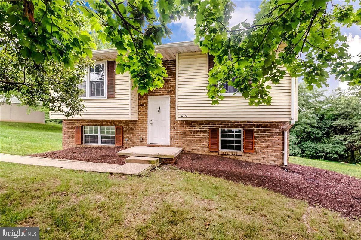 305 LUTHER Drive – photo 1 of 20