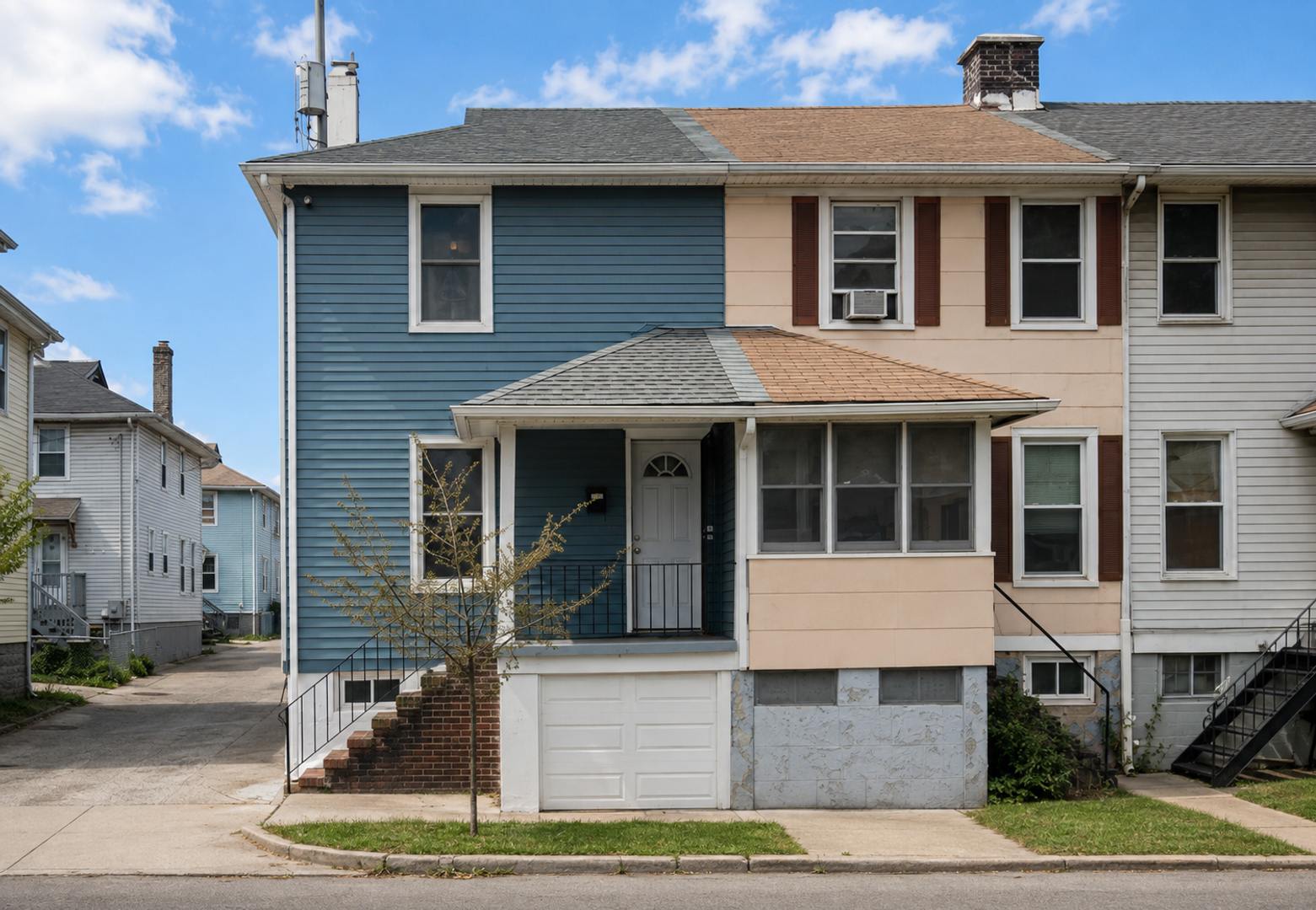 Comfortable Baltimore Home With Central Air And Fenced Yard – photo 1