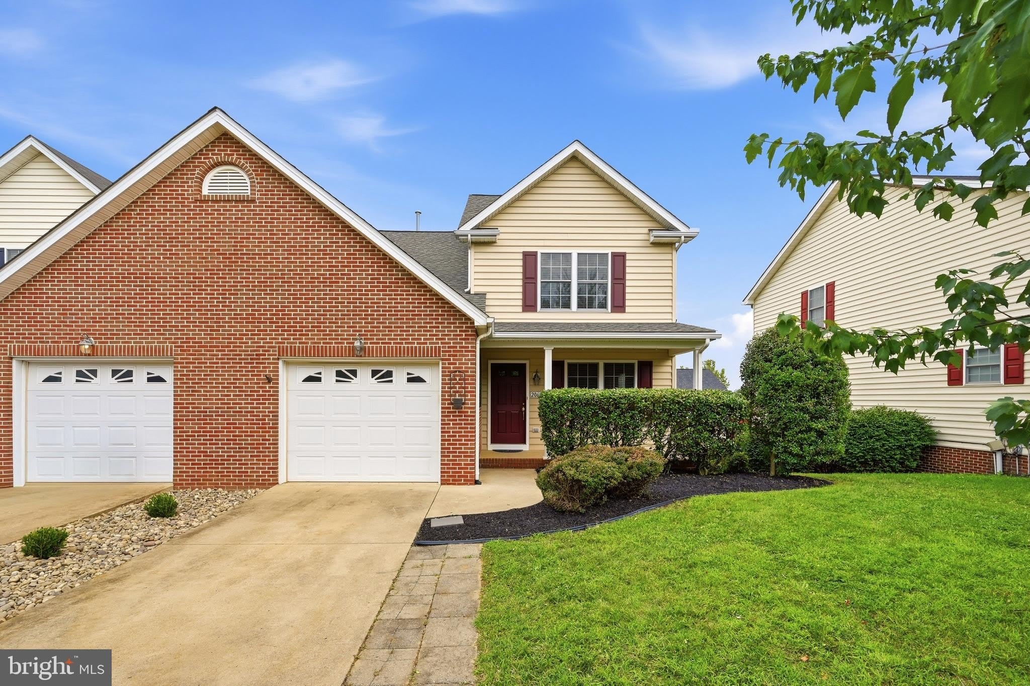 2068 Stoneleigh Drive – photo 1 of 136