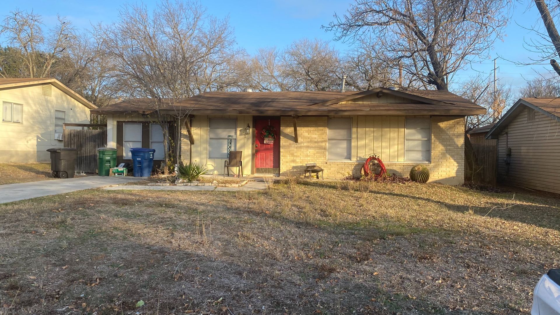 Large home – photo 1