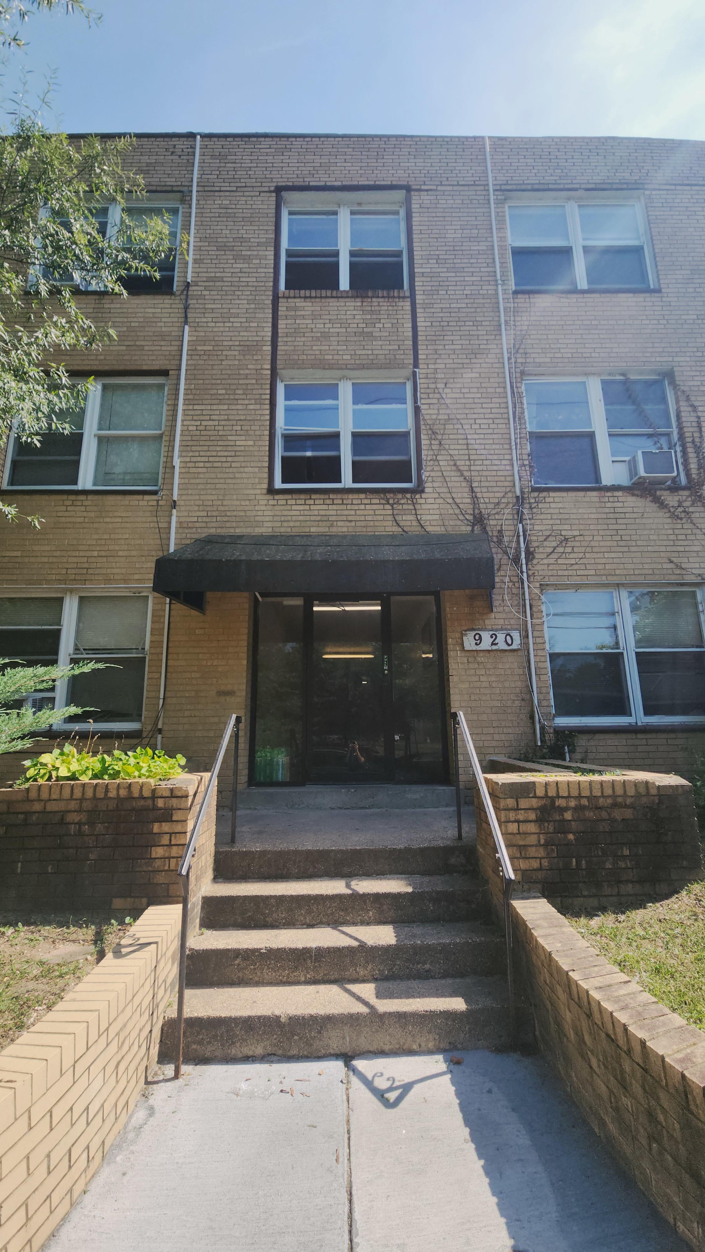 920 Madison St Nw – photo 1