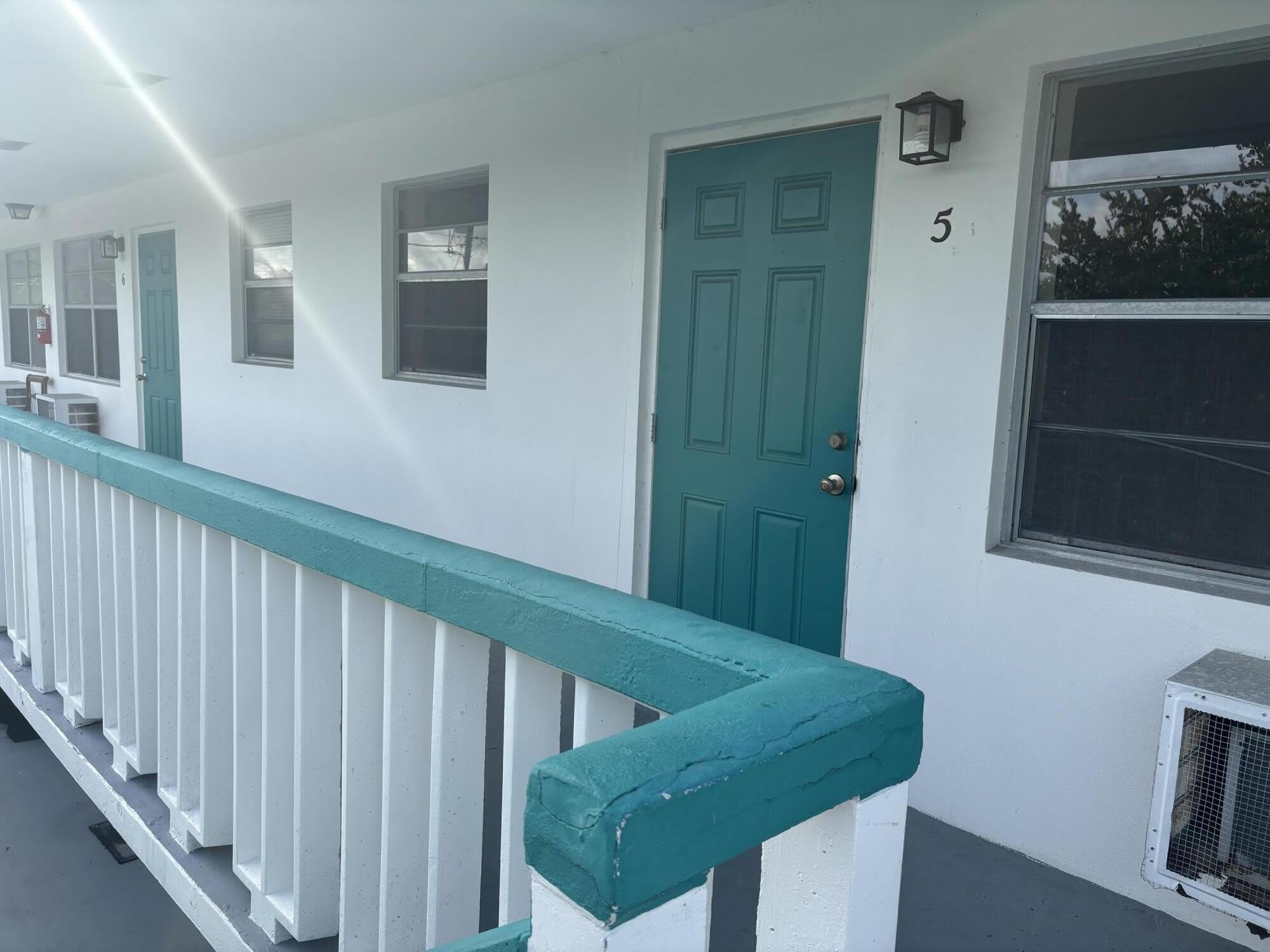 1111 N Federal Highway – photo 1