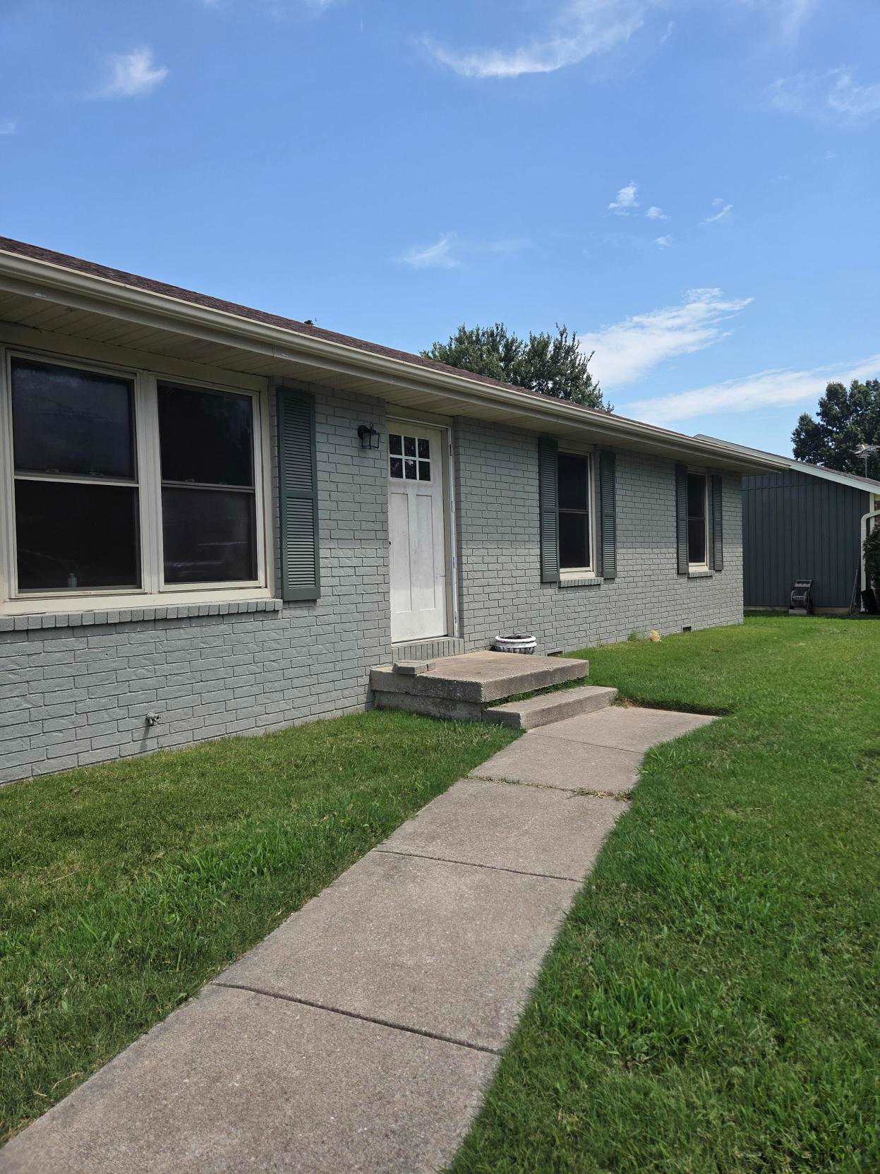 1003 East Parkview Street – photo 1 of 139