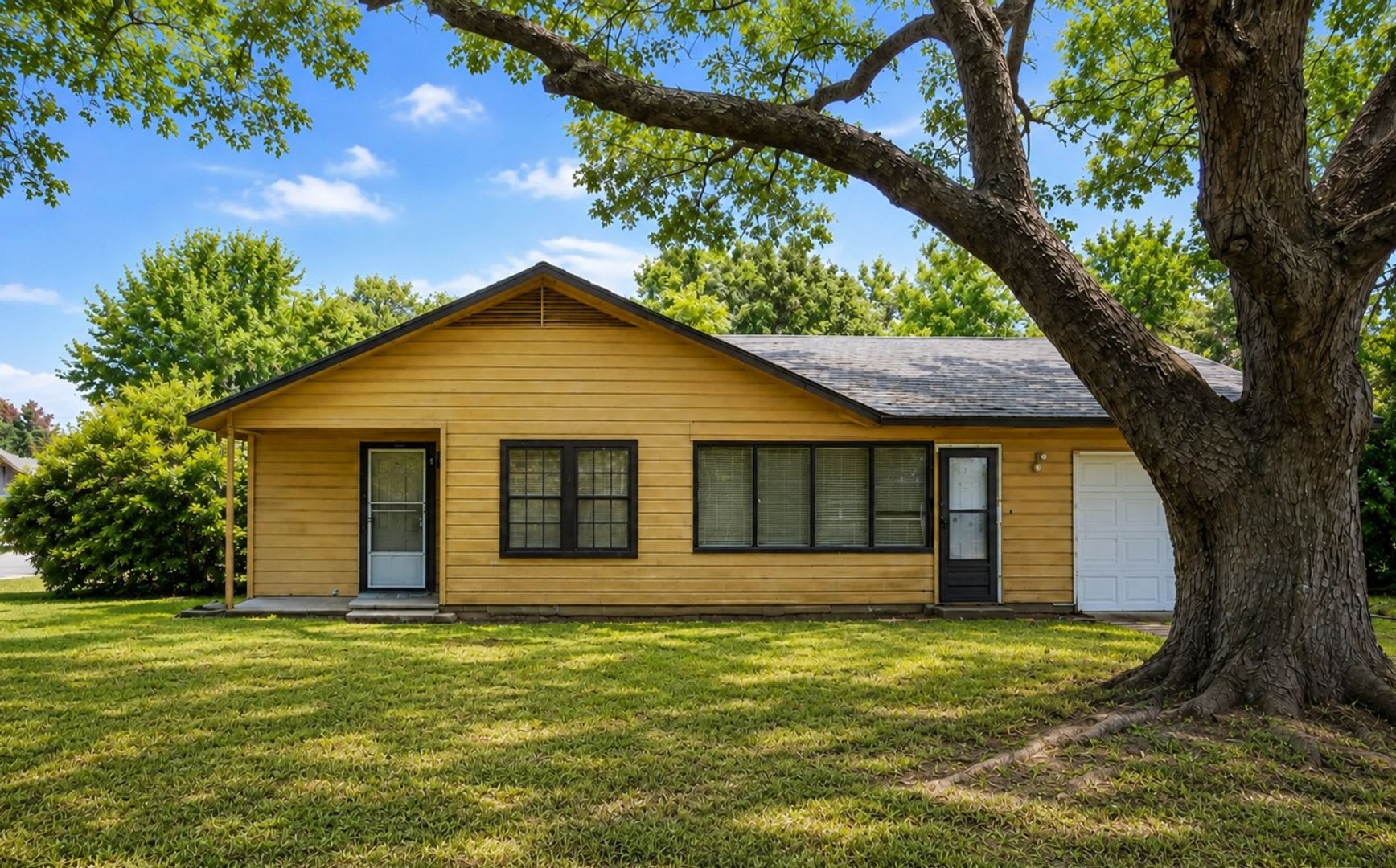 House For Rent 1019 Ruby Lane Orange, TX 77630 – photo 1 of 7