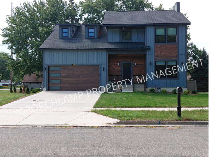 1034 Arlington Avenue – photo 1 of 37